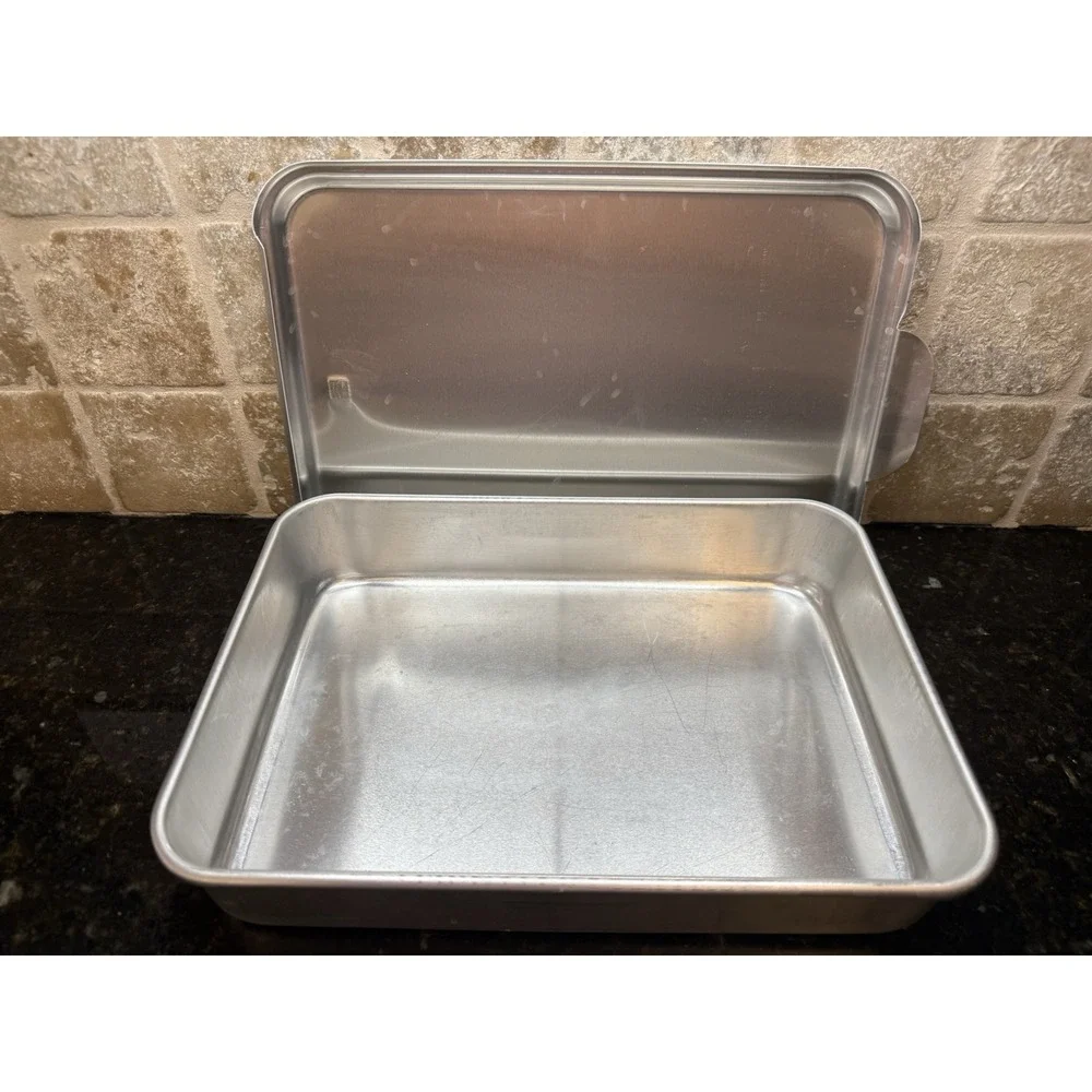 Vintage MIRRO Aluminum Cake Brownie Pan with Sliding Lid 13x9x 2-5/8 USA